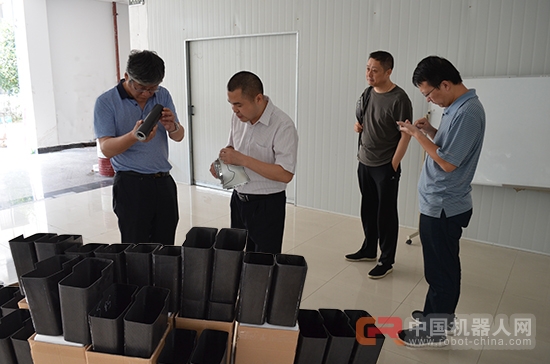 哈工大機(jī)器人研究所所長(zhǎng)趙杰博士考察威盛新材碳纖維項(xiàng)目